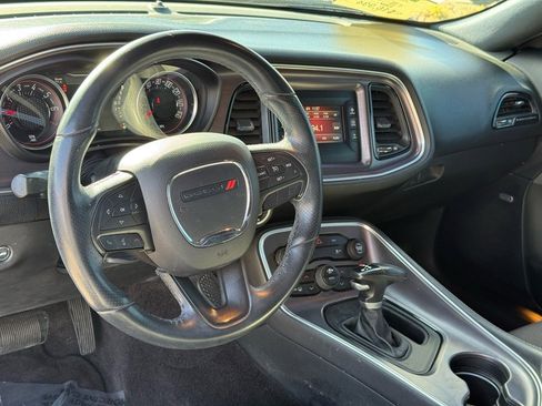 Used 2016 Dodge Challenger SXT w/ Driver Convenience Group image 17