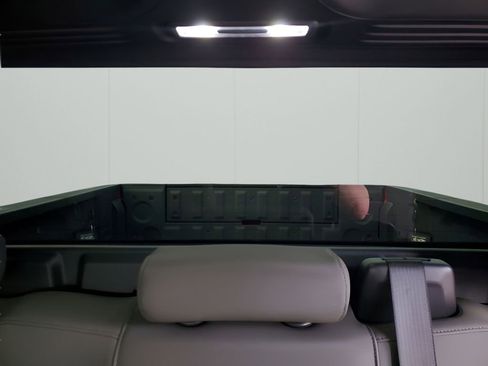 Certified 2025 GMC Hummer EV 2X image 25