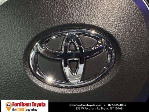 Used 2024 Toyota Corolla SE w/ SE Premium Package FWD image 30