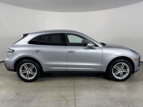 Certified 2026 Porsche Macan AWD/4WD image 8