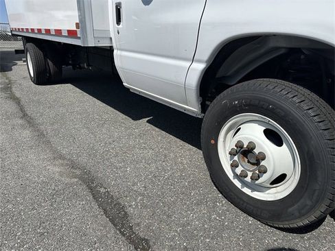 New 2024 Ford E-450 and Econoline 450 Super Duty w/ Power Windows & Locks Group image 21