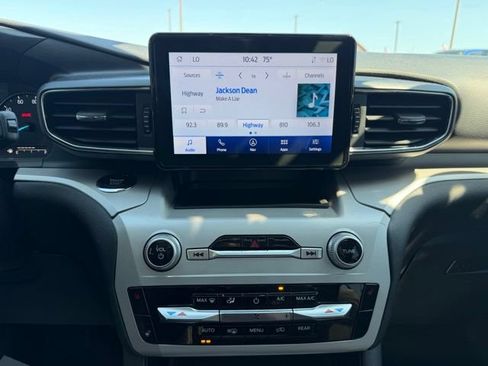Certified 2023 Ford Explorer XLT w/ Equipment Group 202A AWD/4WD image 17