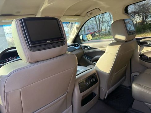 Used 2017 Chevrolet Tahoe LT w/ LT Signature Package image 12