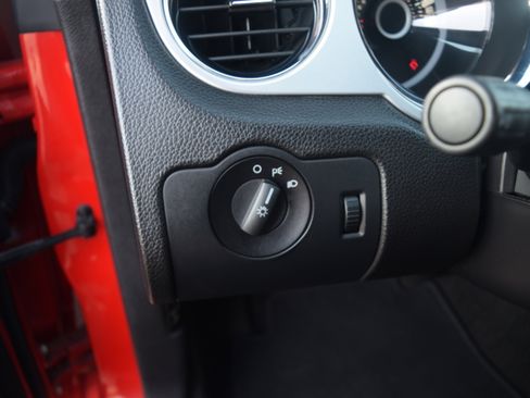 Used 2013 Ford Mustang Premium image 7