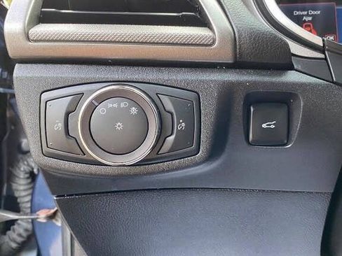 Used 2019 Ford Fusion SE image 16