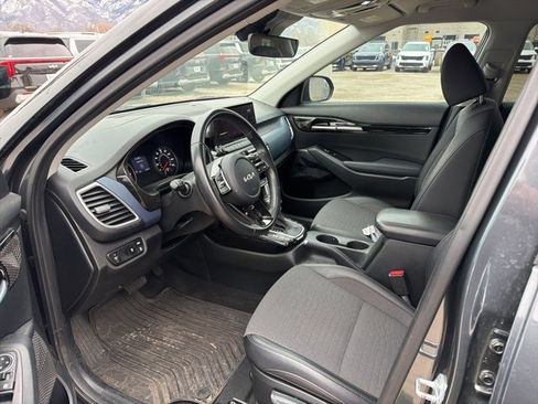 Certified 2022 Kia Seltos Nightfall Edition image 5