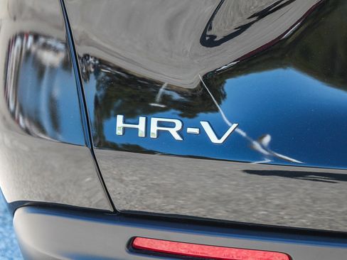 Used 2024 Honda HR-V Sport image 11