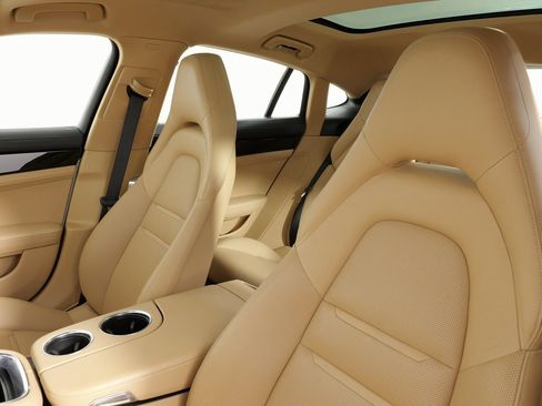 Used 2021 Porsche Panamera 4 image 31