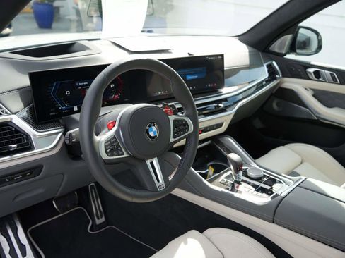 Used 2025 BMW X5 M Competition image 9