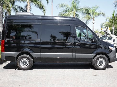 Used 2021 Mercedes-Benz Sprinter 2500 image 11