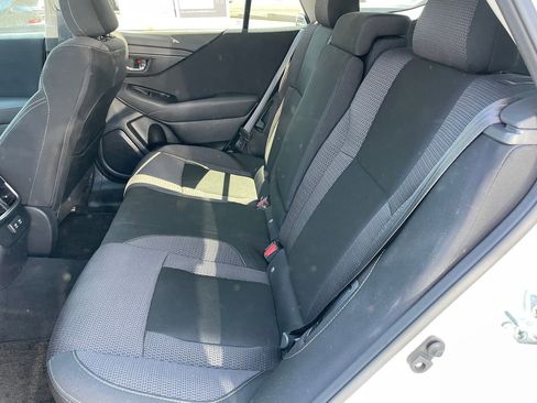 Used 2022 Subaru Outback Premium image 7