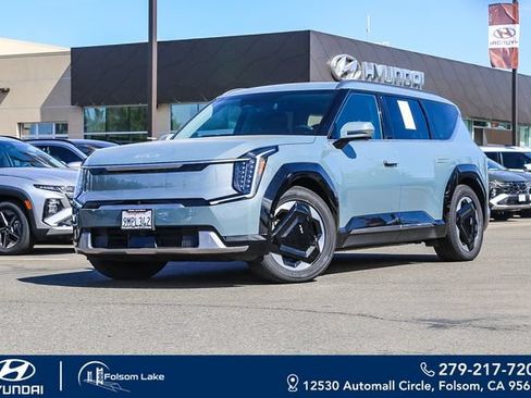Used 2024 Kia EV9 Land AWD/4WD image 1