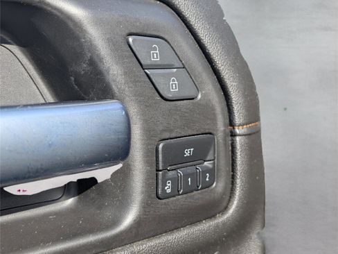 Used 2022 GMC Sierra 2500 AT4 w/ AT4 Preferred Package image 18