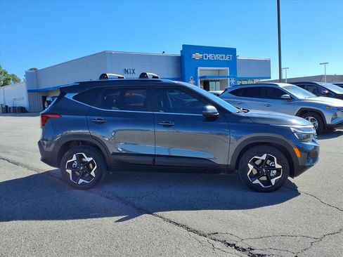 Used 2025 Kia Seltos EX image 20