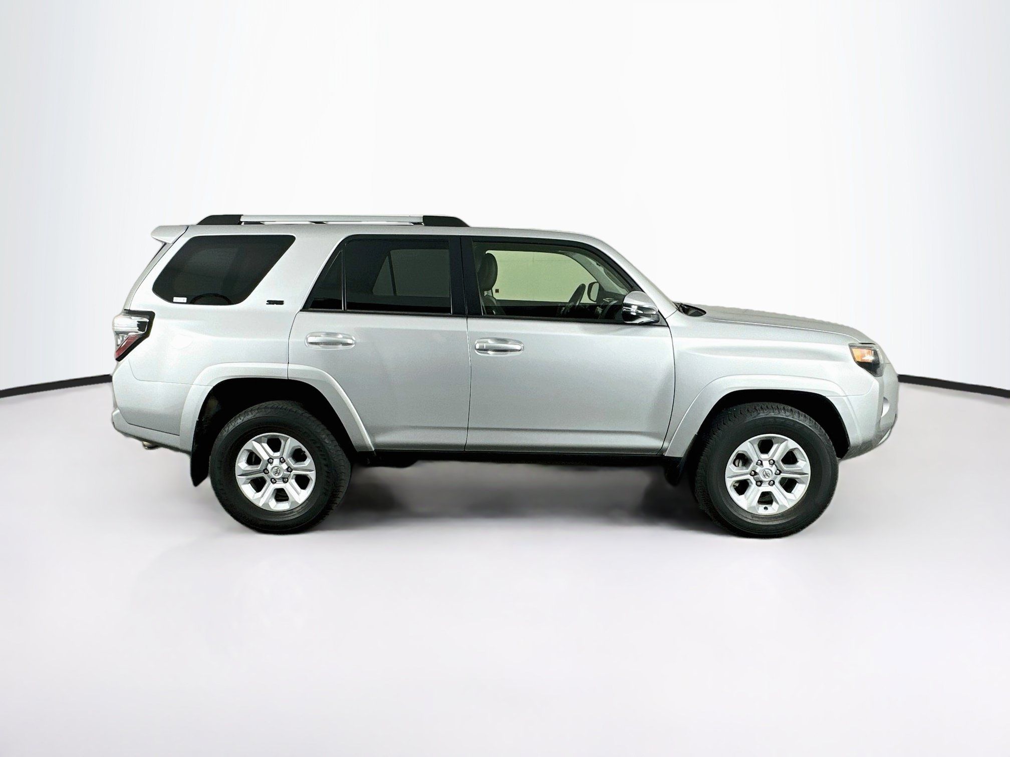 Used 2023 Toyota 4Runner SR5 Premium w/ Moonroof Package AWD/4WD image 10