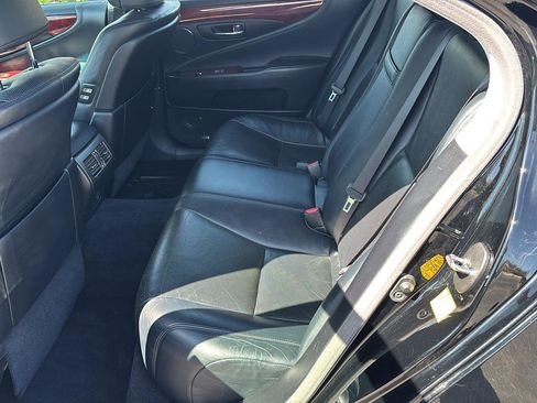 Used 2011 Lexus LS 460 AWD w/ Luxury Value Edition image 24