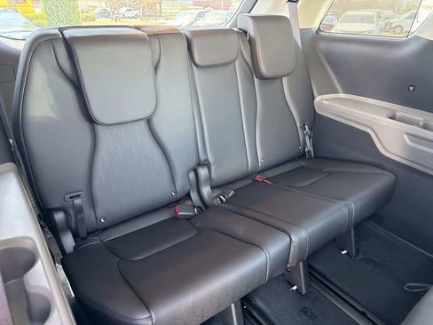 New 2026 Kia Carnival EX image 20