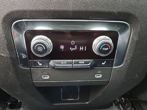 Used 2023 GMC Yukon SLT w/ SLT Premium Package image 48