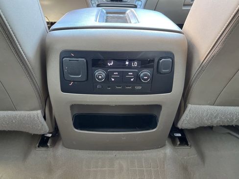 Used 2019 Chevrolet Suburban Premier AWD/4WD image 26