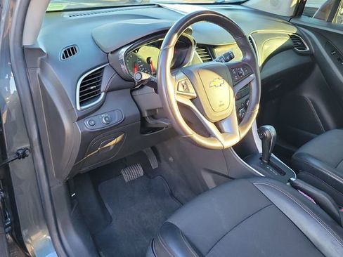 Certified 2021 Chevrolet Trax LT w/ Driver Confidence Package image 16