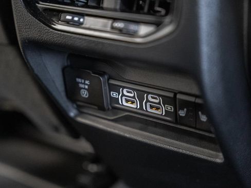 Used 2023 Jeep Grand Cherokee Limited AWD/4WD image 32