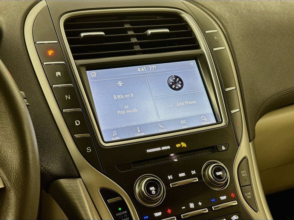 Used 2019 Lincoln Nautilus Premier AWD/4WD image 17