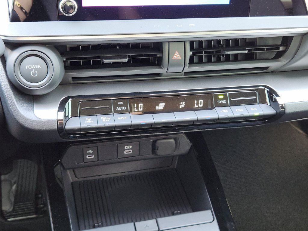 New 2027 Toyota Prius FWD image 19
