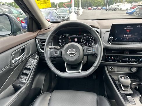 Used 2023 Nissan Rogue SV w/ SV Premium B Package AWD/4WD image 13