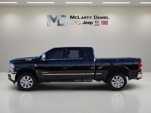 Used 2024 RAM 2500 Limited image 3