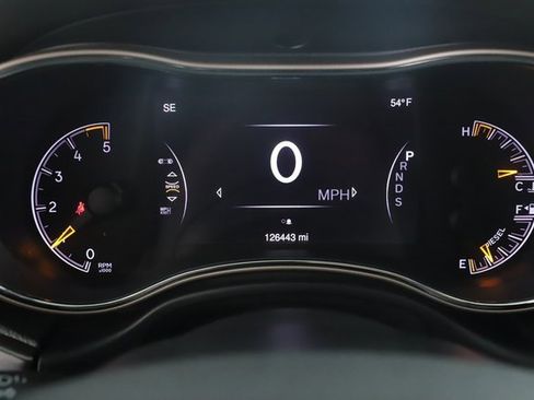 Used 2014 Jeep Grand Cherokee Limited w/ Luxury Group II image 22