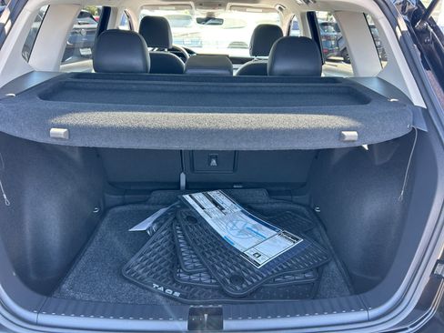 Used 2025 Volkswagen Taos SE w/ Panoramic Sunroof Package FWD image 32