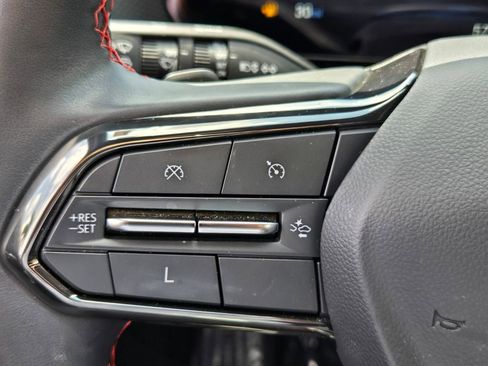 Used 2025 Chevrolet Equinox RS w/ Safety and Technology Package image 24