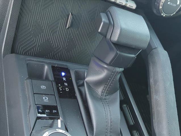 Certified 2025 Toyota Tacoma SR5 AWD/4WD image 24