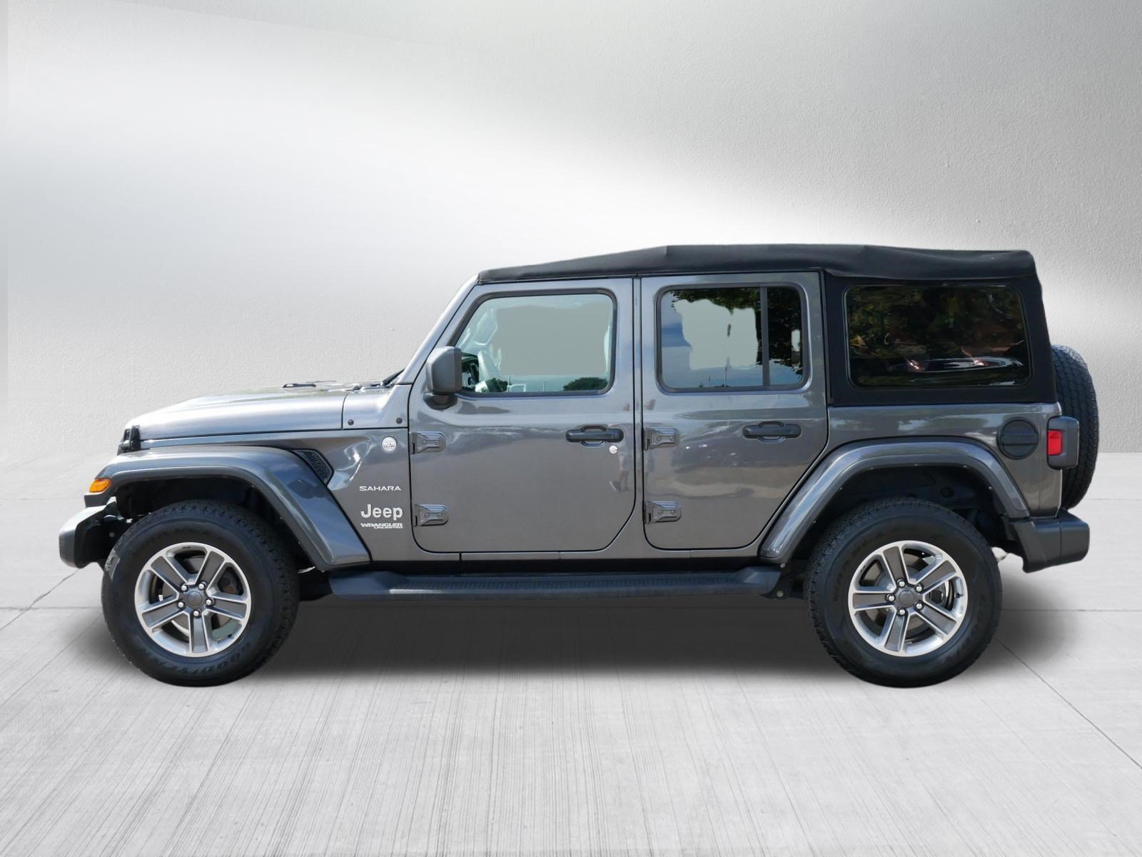 Used 2022 Jeep Wrangler Unlimited Sahara w/ Cold Weather Group AWD/4WD image 4