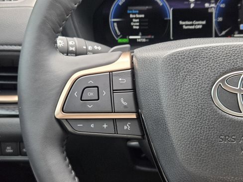 Used 2025 Toyota Grand Highlander AWD Hybrid image 25