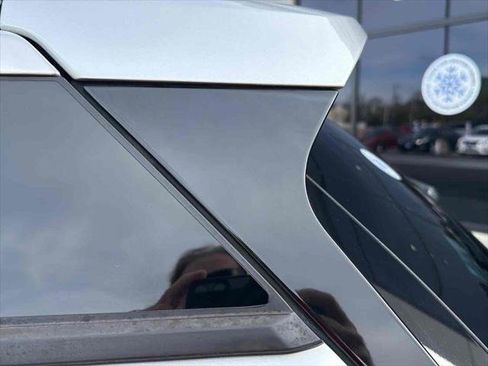 Used 2021 GMC Terrain SLE image 7