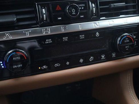 New 2026 Nissan Pathfinder Platinum AWD/4WD image 17