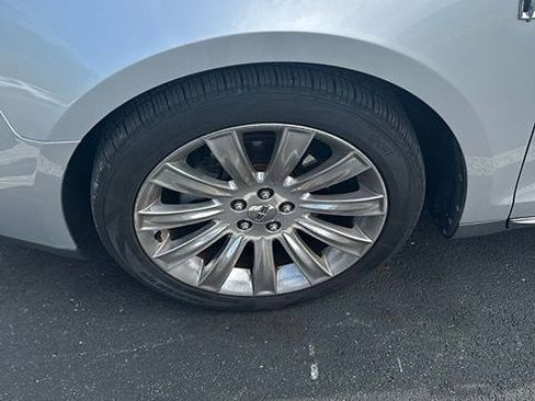 Used 2009 Lincoln MKS AWD image 2