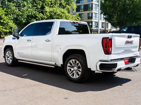 Used 2024 GMC Sierra 1500 Denali w/ Technology Package AWD/4WD image 4