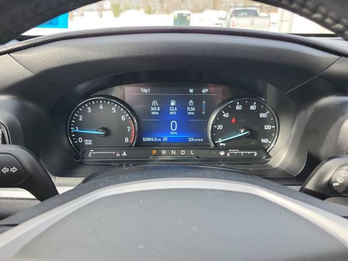 Used 2021 Ford Explorer XLT image 12