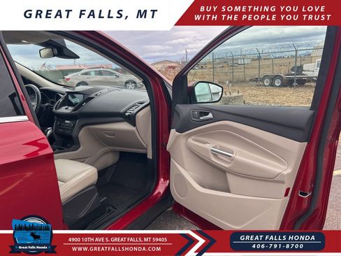 Used 2019 Ford Escape SEL image 28