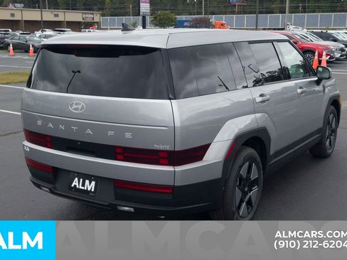 Used 2026 Hyundai Santa Fe SE image 5