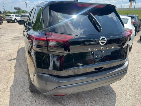 Used 2021 Nissan Rogue S FWD image 4