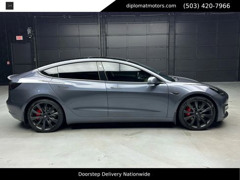 Used 2020 Tesla Model 3 Performance image 8