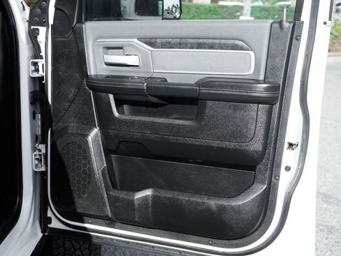 Used 2022 RAM 3500 Big Horn image 38