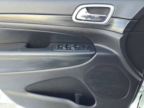 Used 2020 Jeep Grand Cherokee Altitude image 20