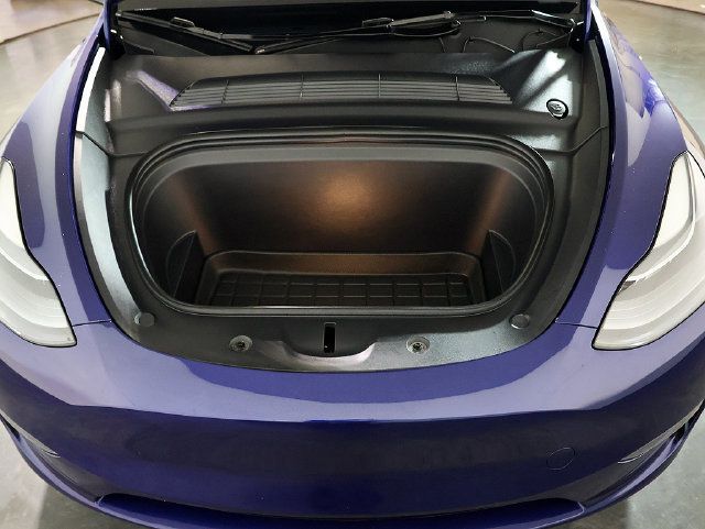 Used 2024 Tesla Model Y Long Range AWD/4WD image 35