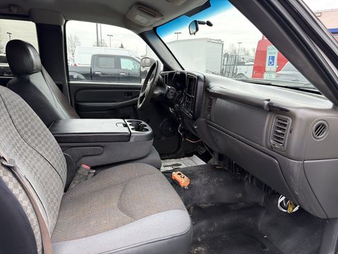 Used 2007 Chevrolet Silverado 3500 2WD Extended Cab w/ Heavy-Duty Power Package image 21