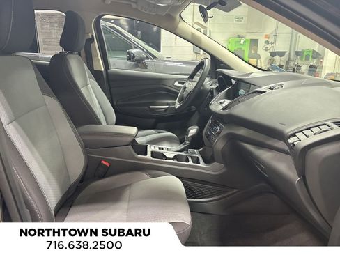 Used 2019 Ford Escape SE image 6