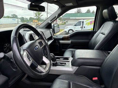 Used 2019 Ford F150 Lariat w/ Equipment Group 502A Luxury AWD/4WD image 21